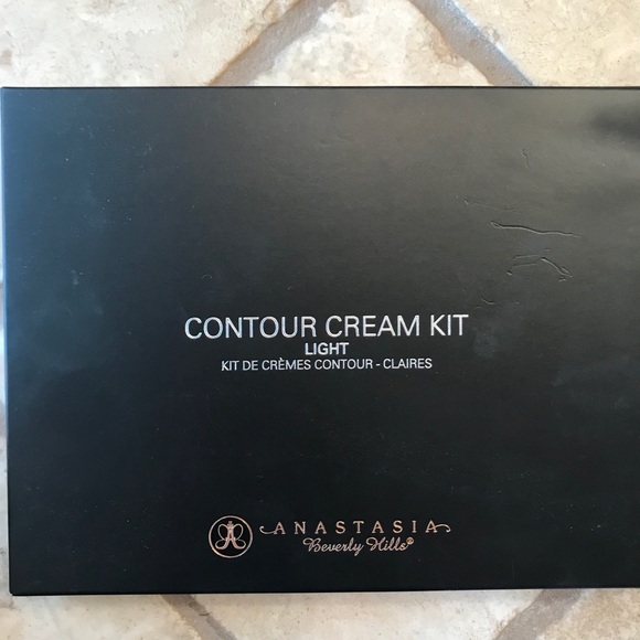 Anastasia contour kit - light.  Used twice. - Picture 2 of 4